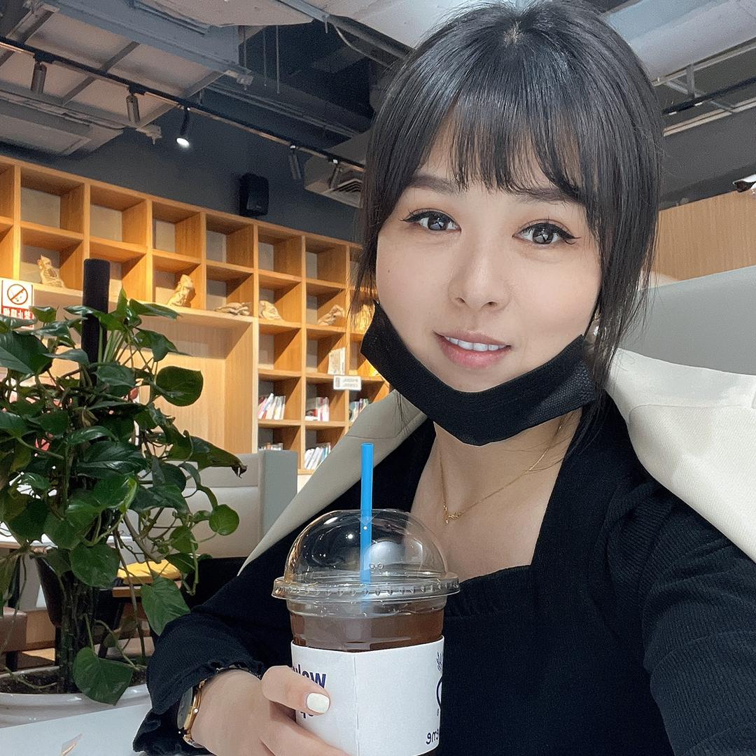 延吉市伟航房产中介정하늘