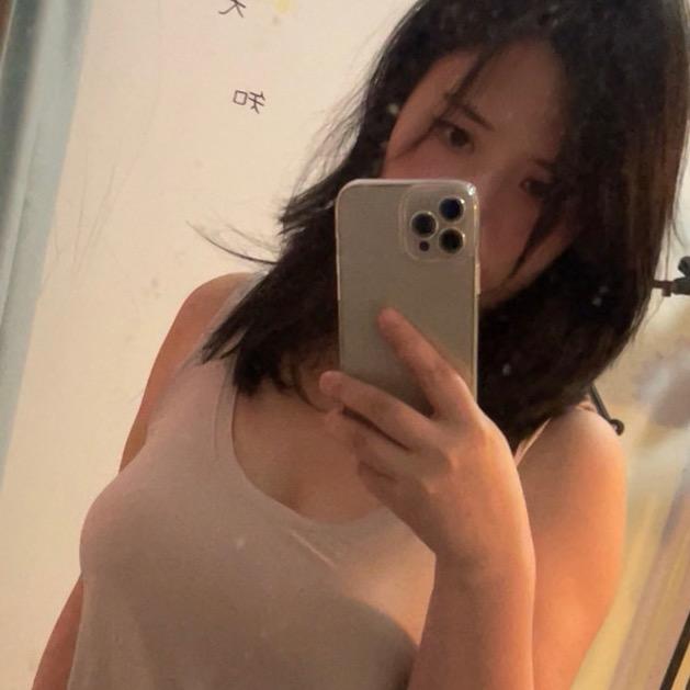腼腆女人