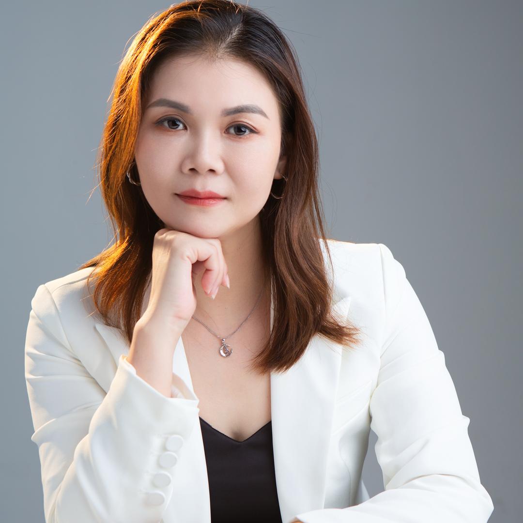 闽南静静抹头发