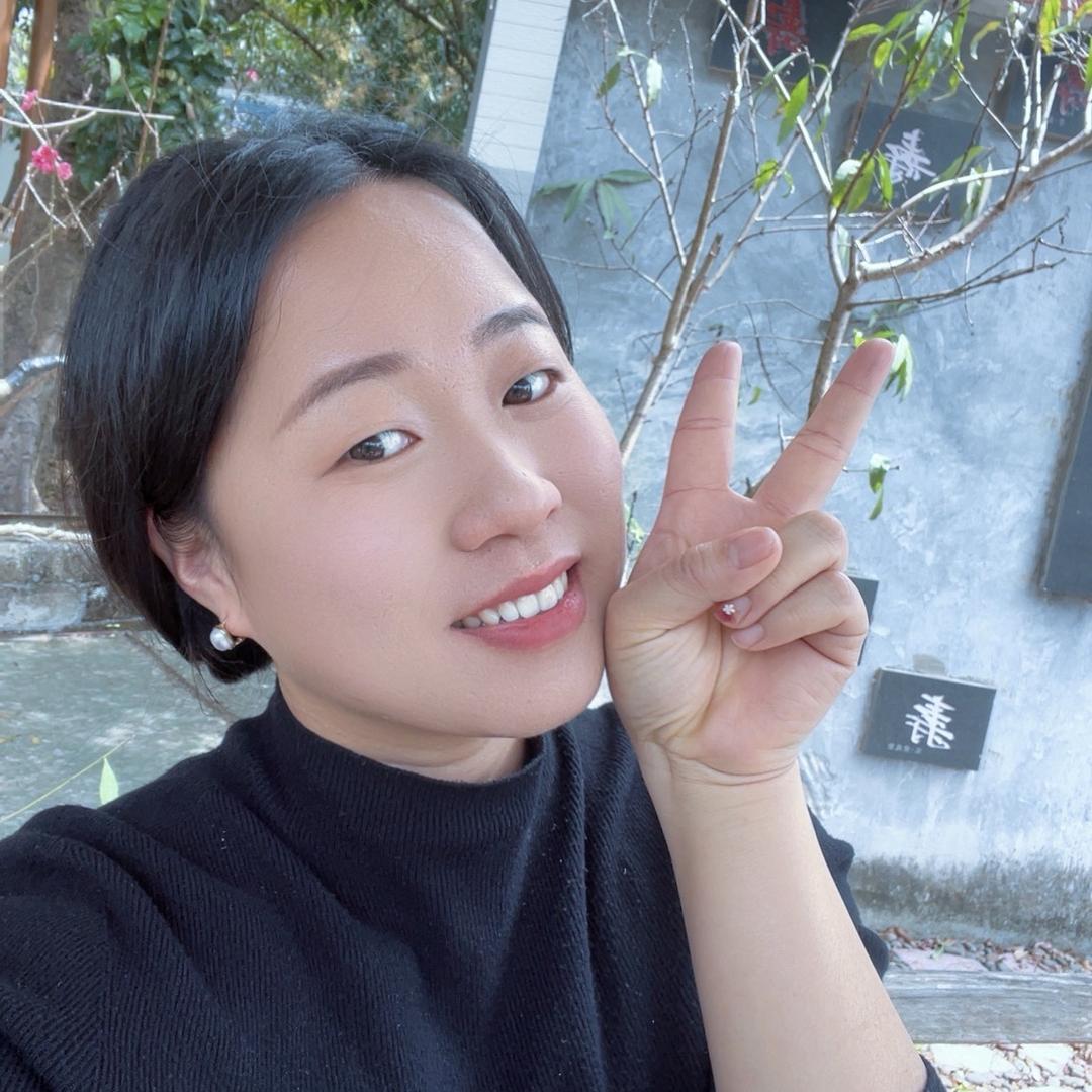 黄丽婷爱分享