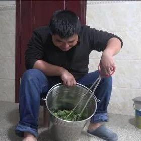 收蜈蚣的老牛