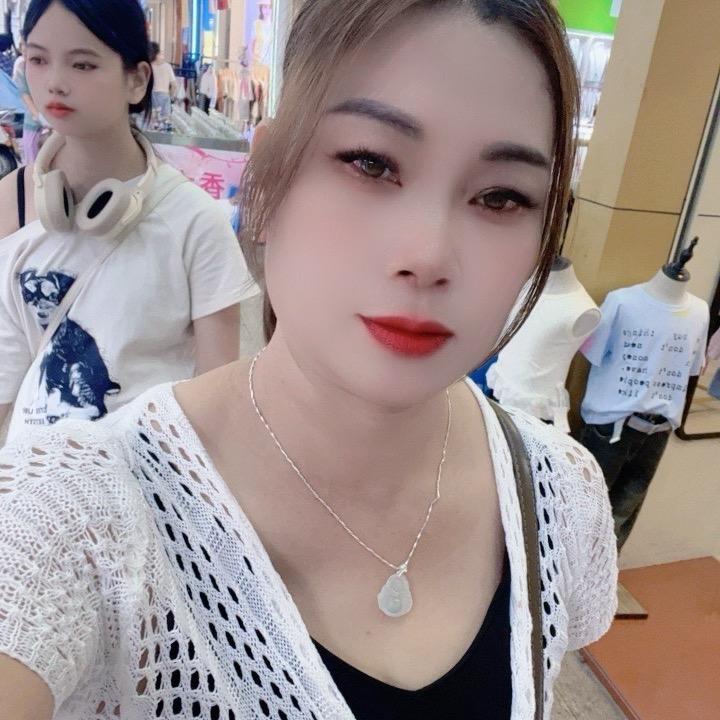 单身快乐的女人