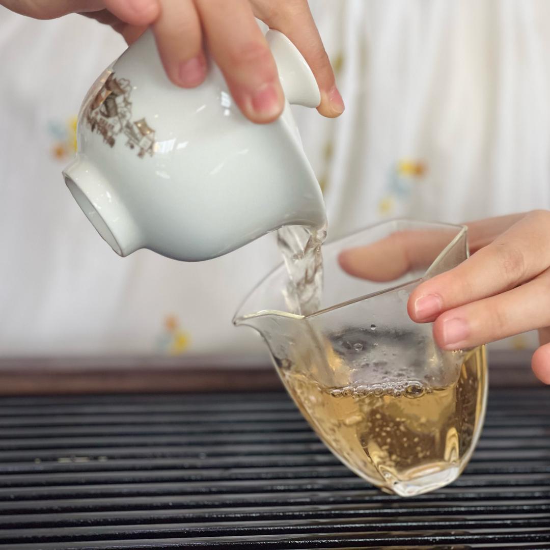 玛丽莲·小鹿-茗选茶业