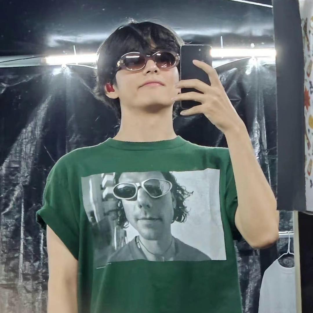 V