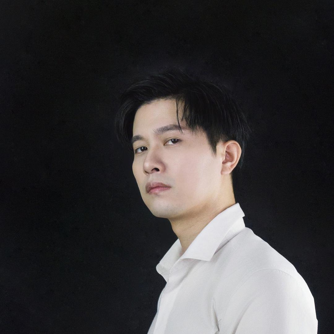 搞内容的龙首