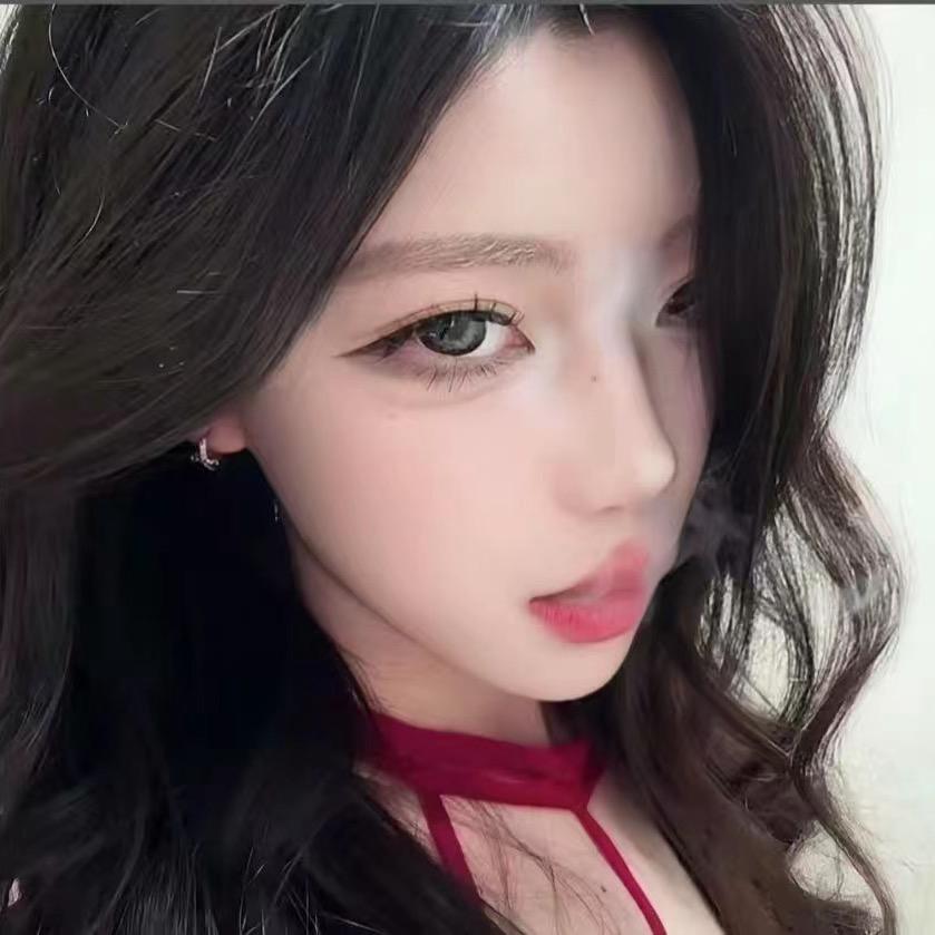 对方正在长头发..