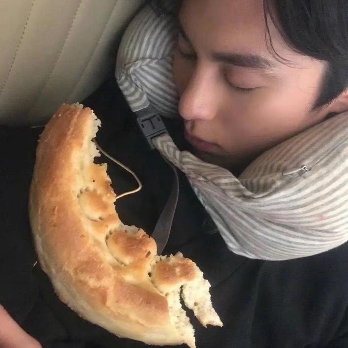 77虾饺^