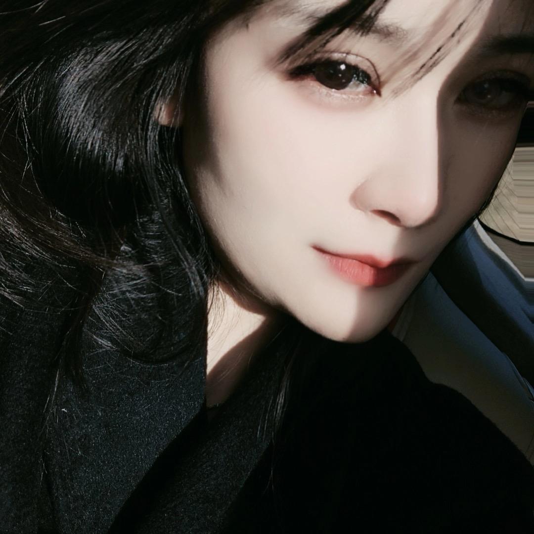 何小蜜…