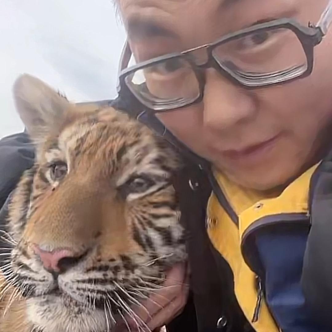沉思的饲养员
