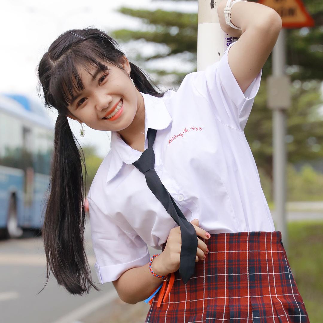 杨爱微
