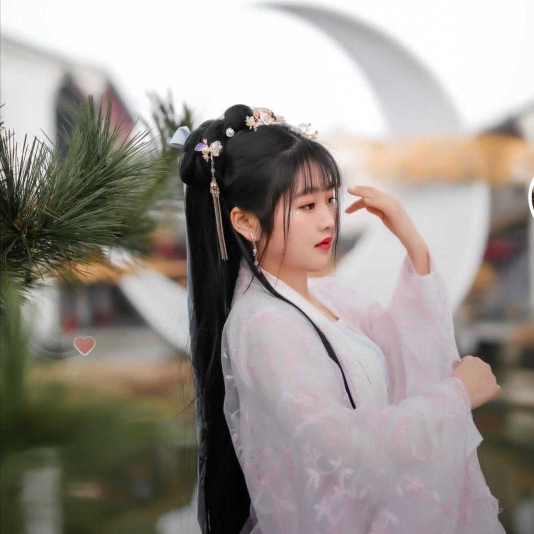 ℋღ᭄梦醒🍒心已碎💞࿐