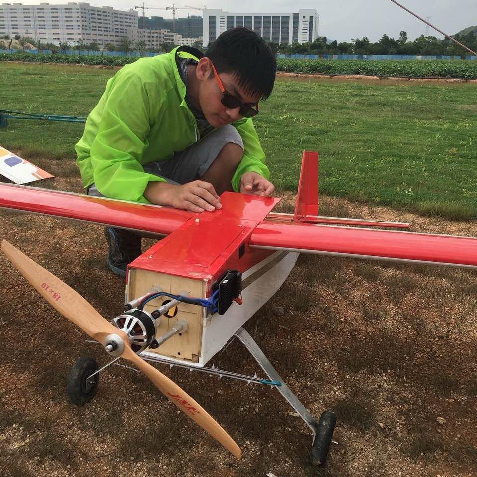 搞无人机的大豆芽