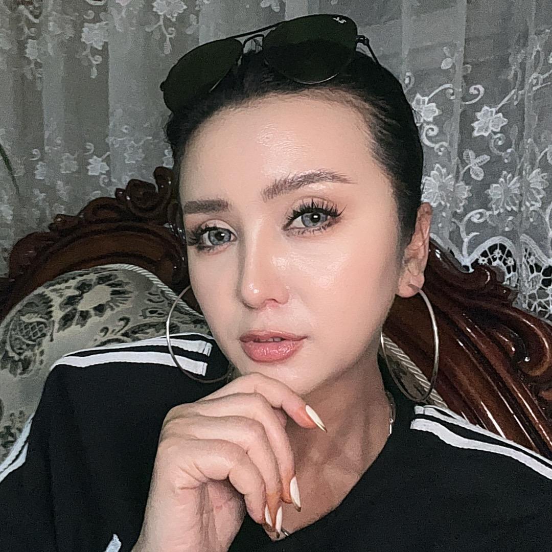 全名阿丽亚叫名alek