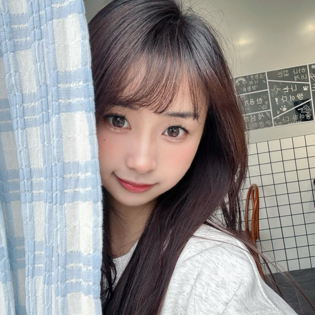 吧唧嫣-