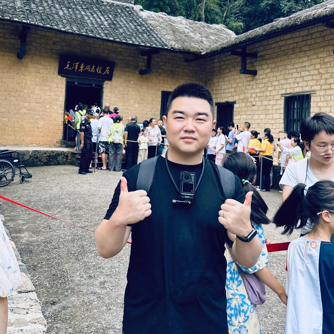 宜昌修手机的小谭《闪电蜂·lRP维修商》