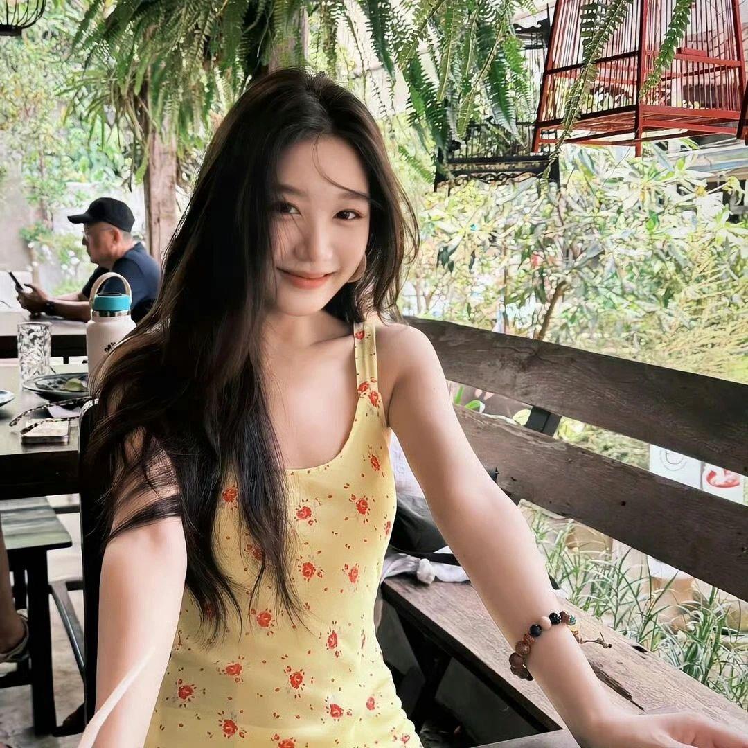 常欢愉.