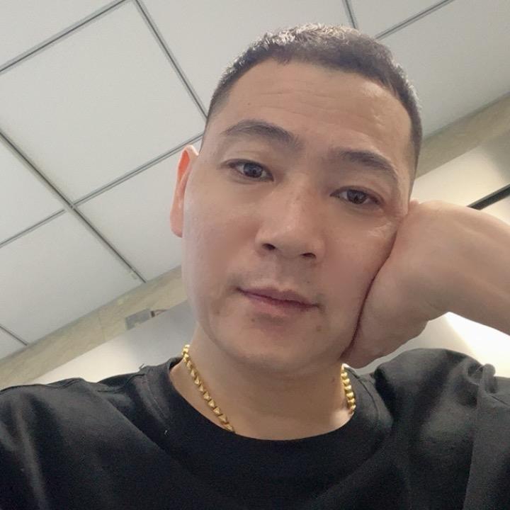 哥依然潇洒