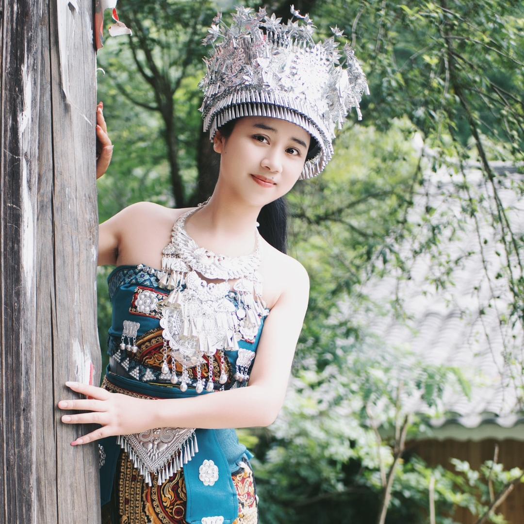 天梯姐妹（每天晚上7点开播）