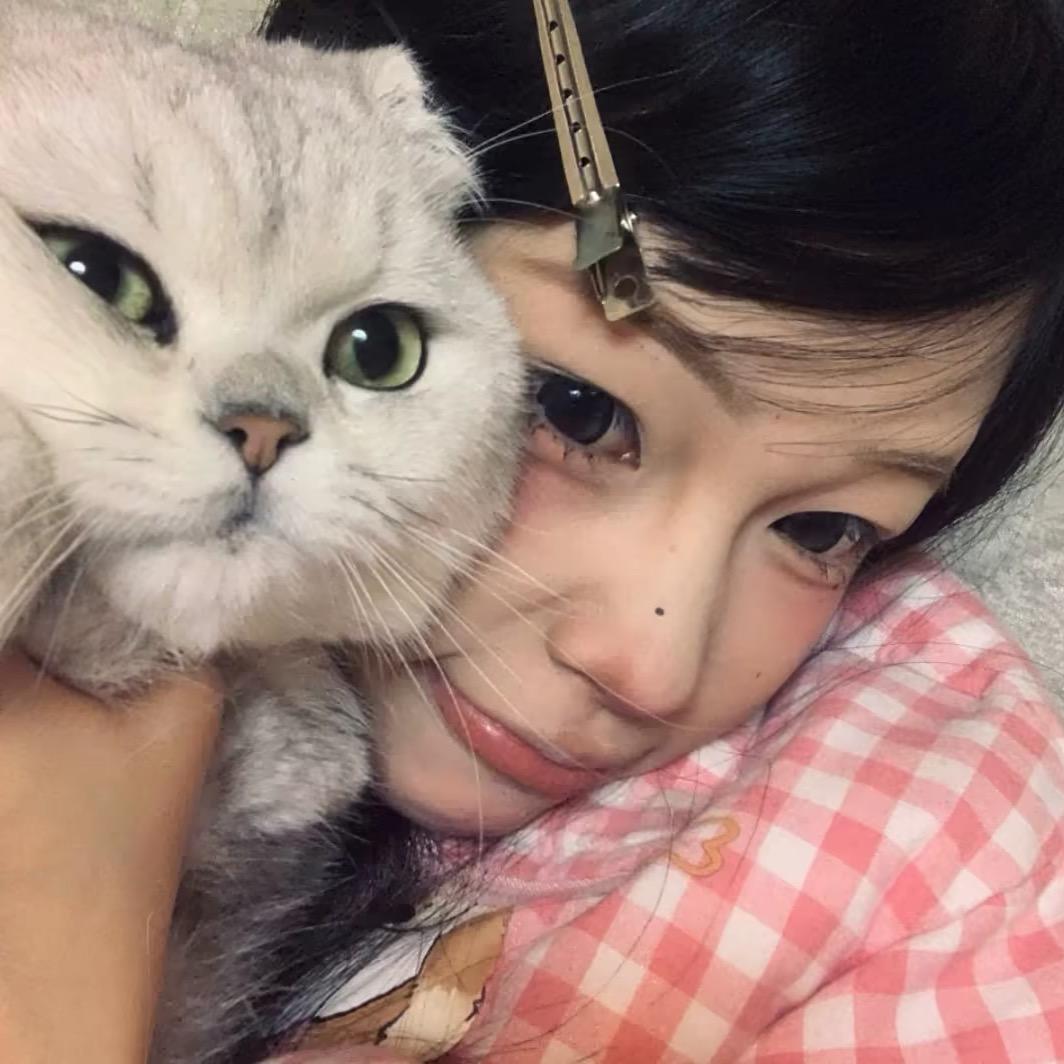 小何.（见过周翊然版）