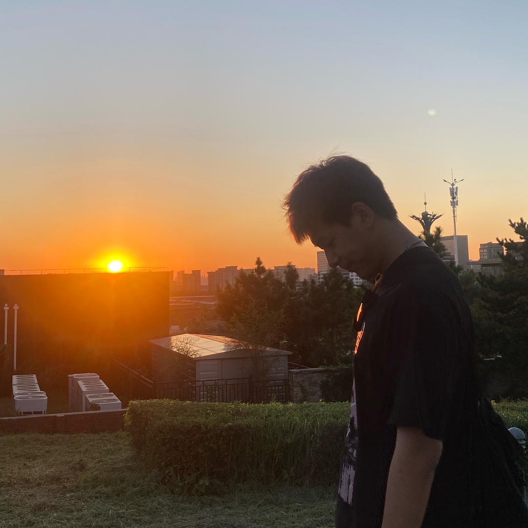 张D1