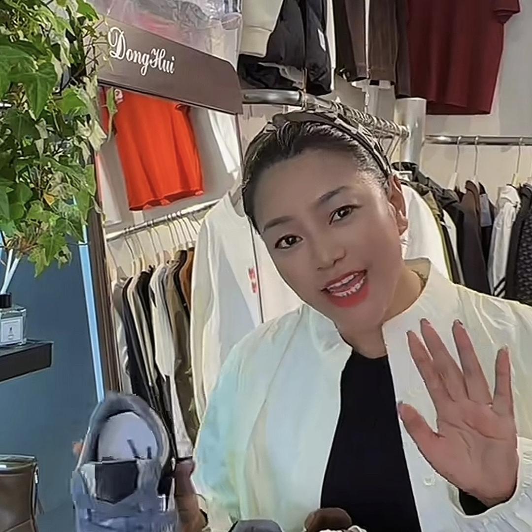 卓玛 （仔坚玛服装店）