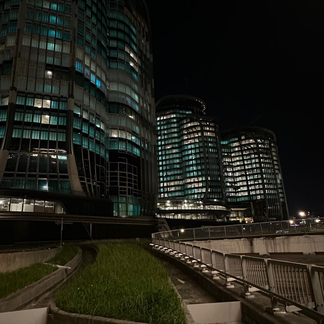 爱赚钱超过爱男人