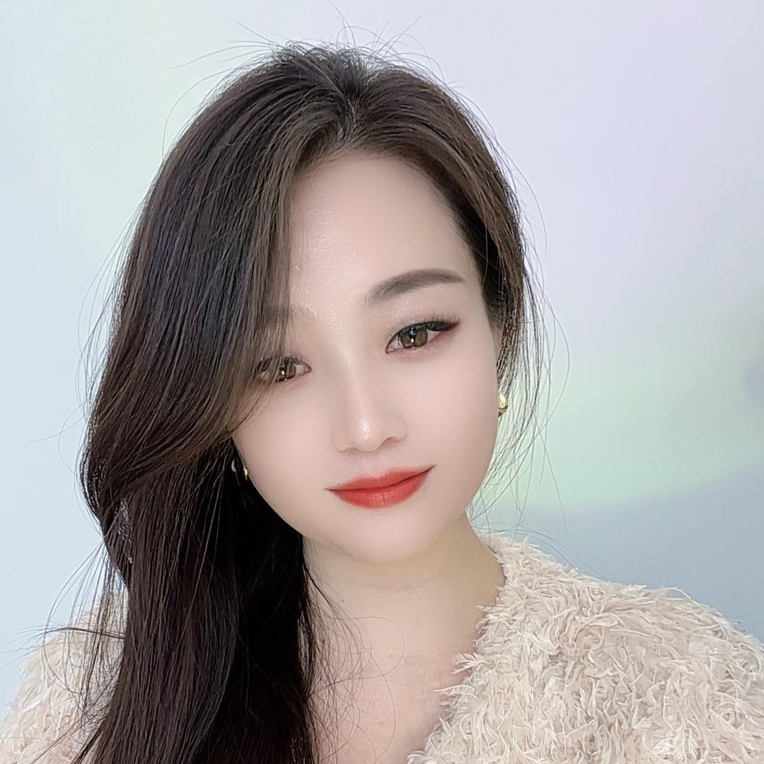 晓  晓