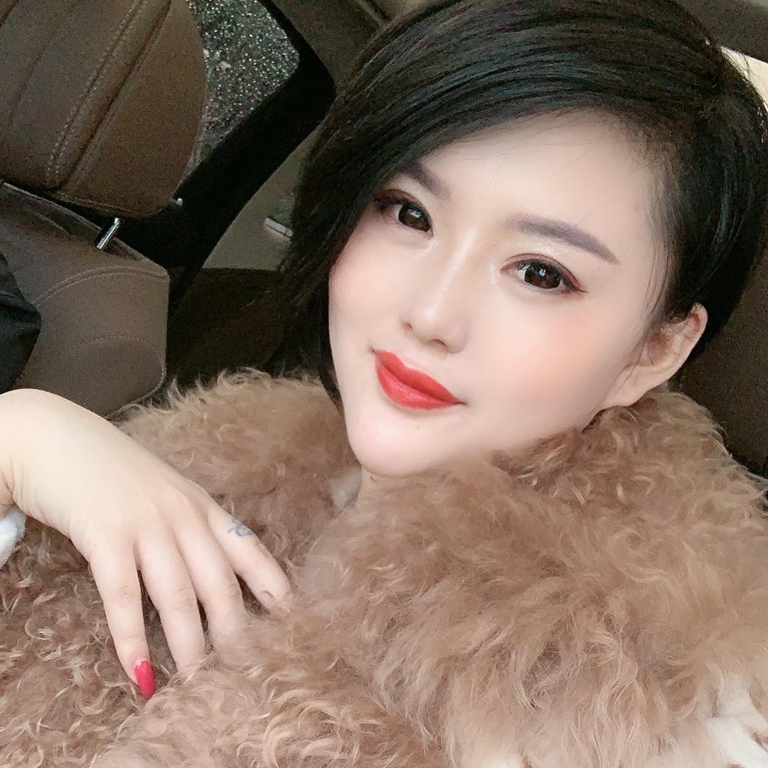 唯衣轻奢服饰