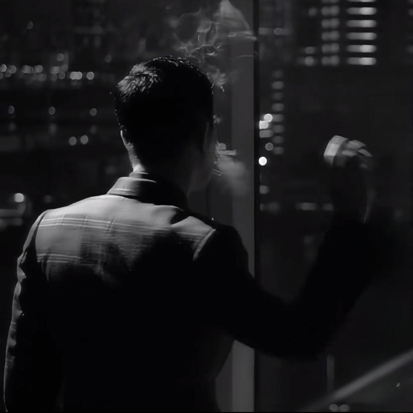 渣渣辉在卖打火机