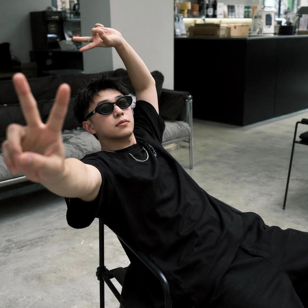 HeIIo，Zhang先生.🕶️