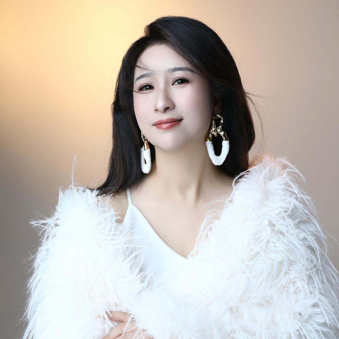 映红声乐艺术罗老师