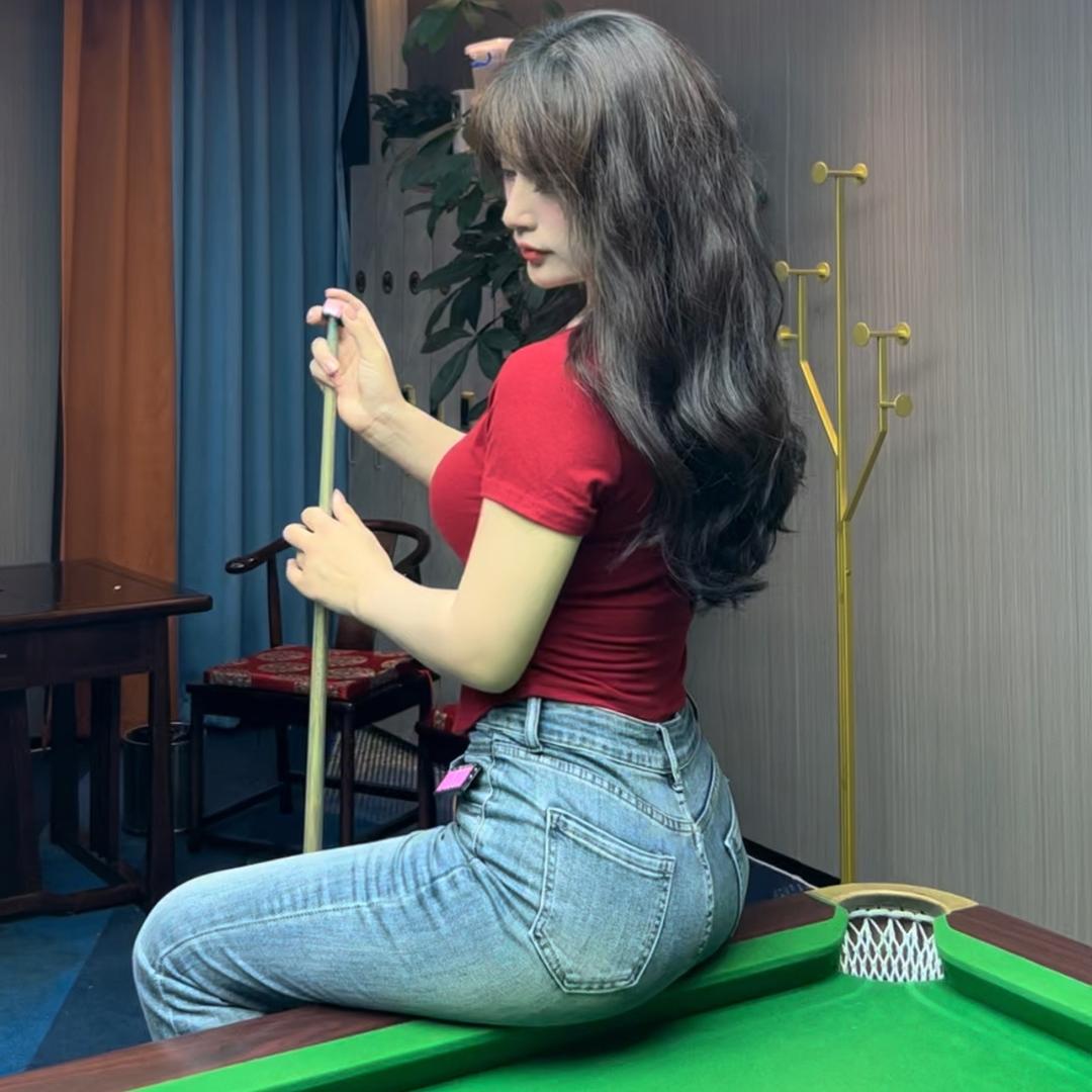 台球助教 李萌