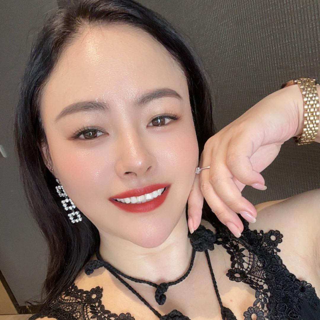 安顺白牙姚姐