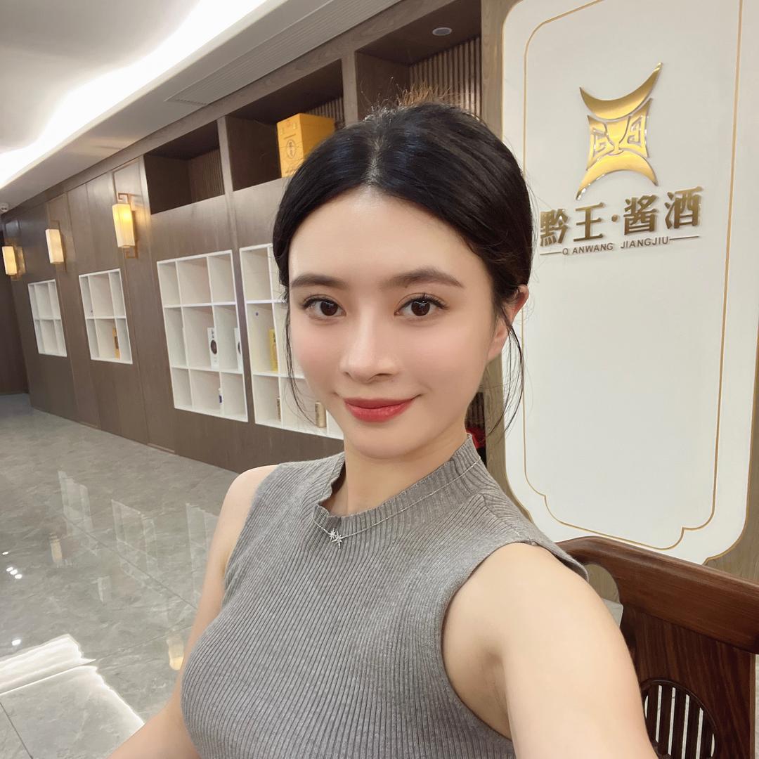 滴粮烧坊白酒专卖店麦麦