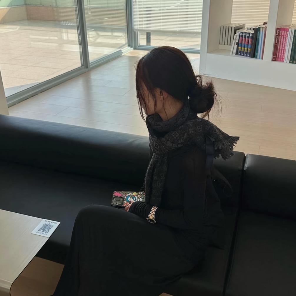不早睡.