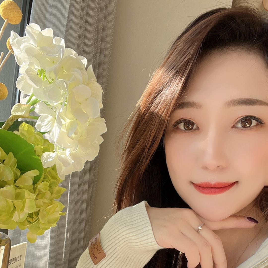 卖房子的苗小姐