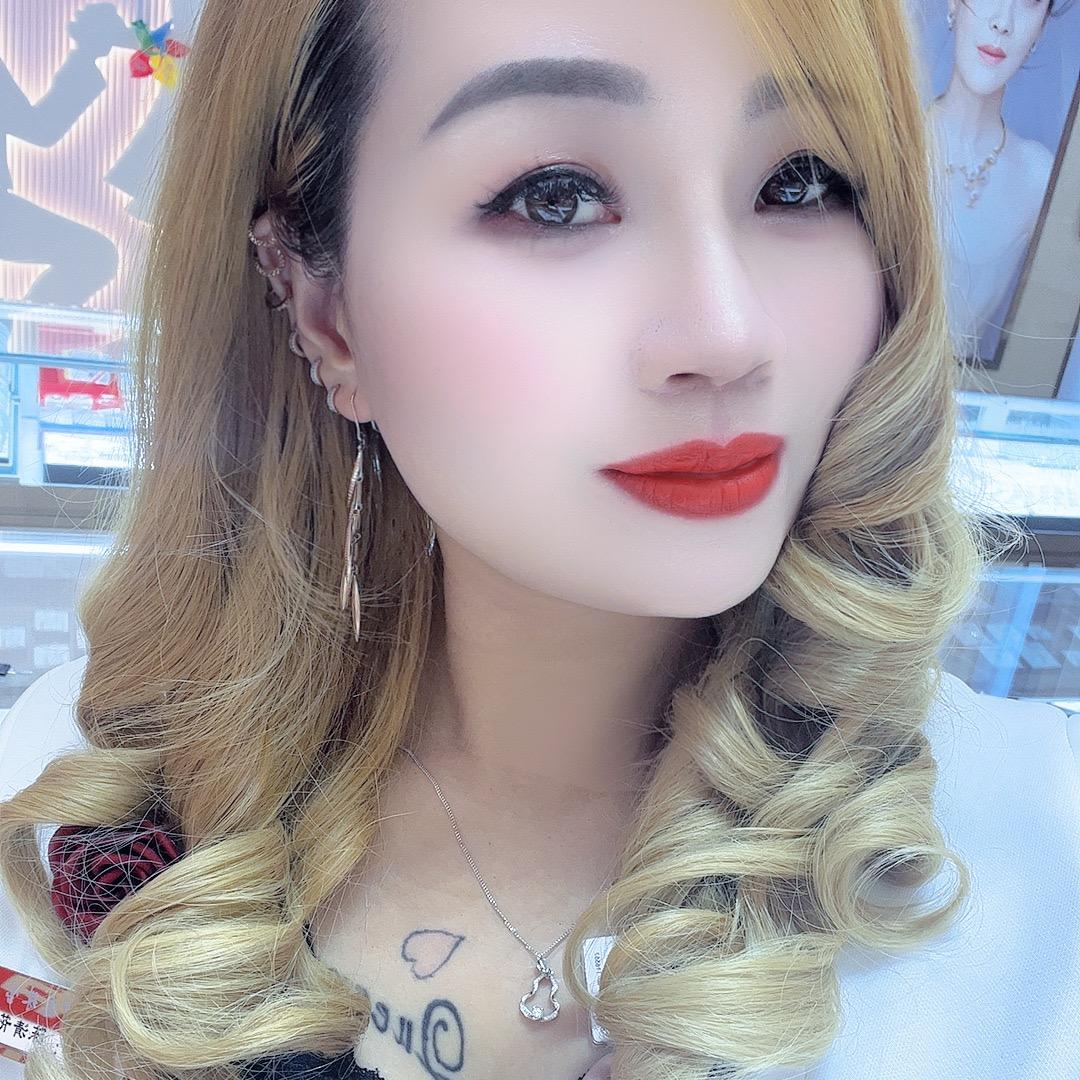 三甲中国珠宝，海昌路吉华盛中国金楼店长花