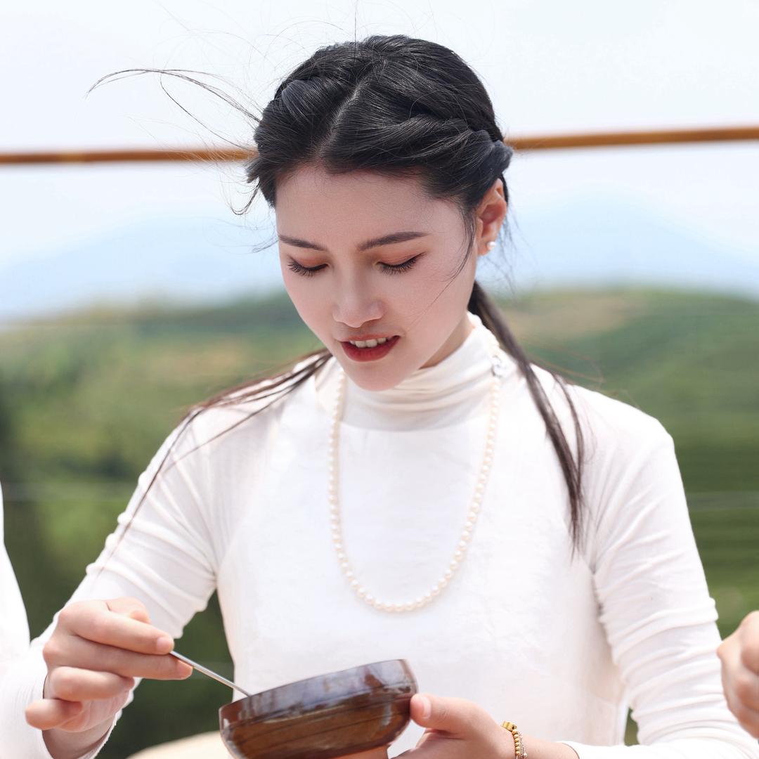 倪美丽在高山