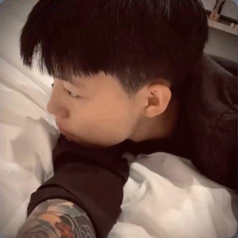 人傻嘴不甜长得危险还没钱