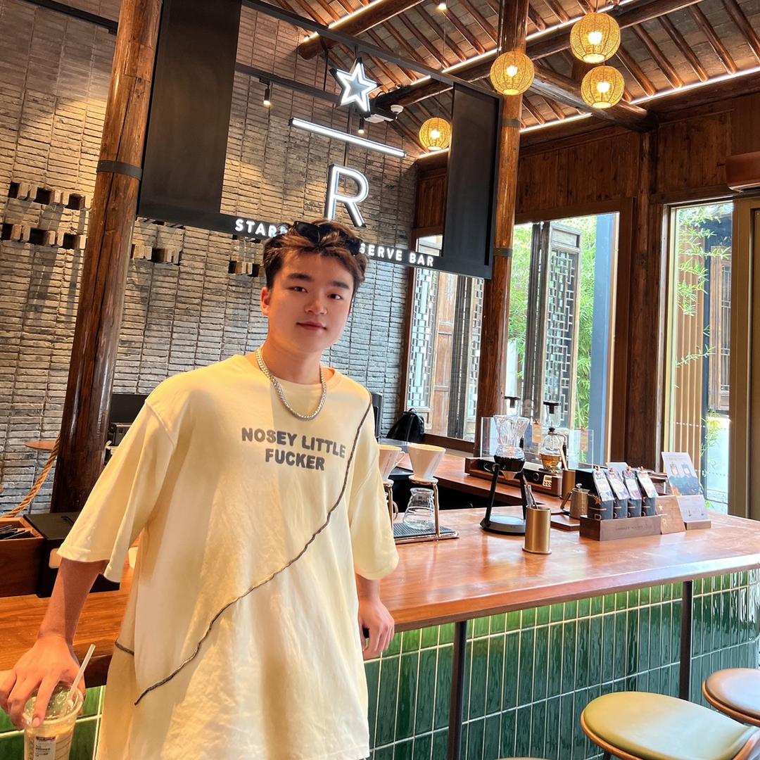 程炼专注女士发型设计