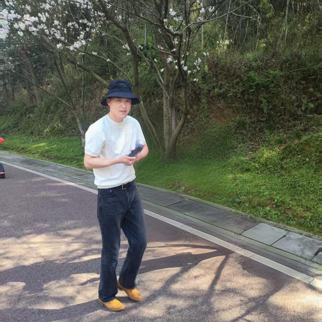 夏  哥