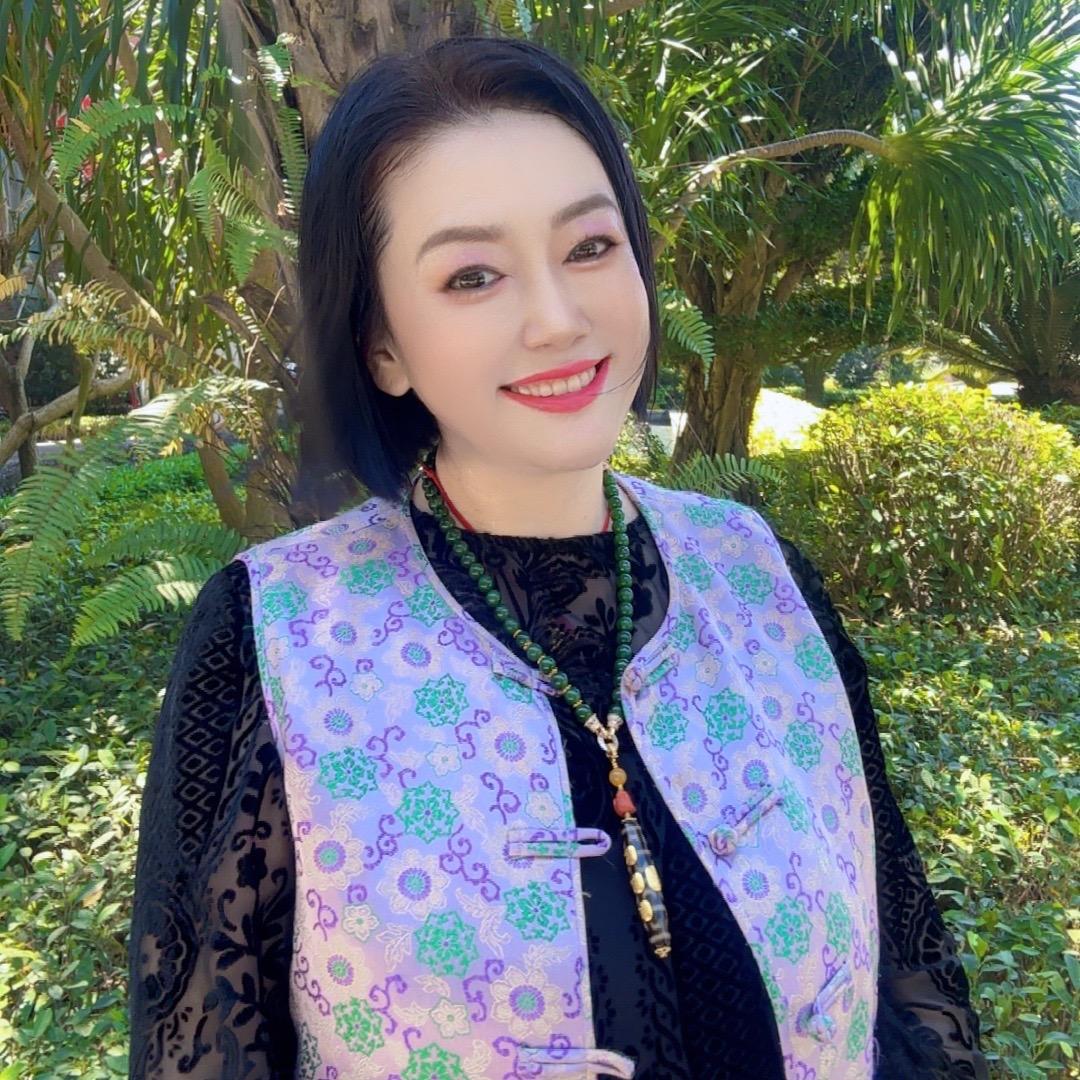 王五朵    卍