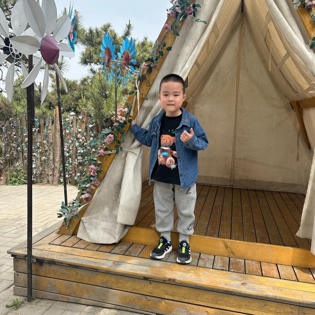 小滋滋努力抗糖