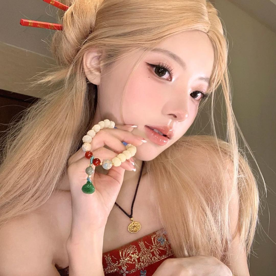 爆富十八岁小姨