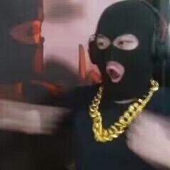 宇津七舆