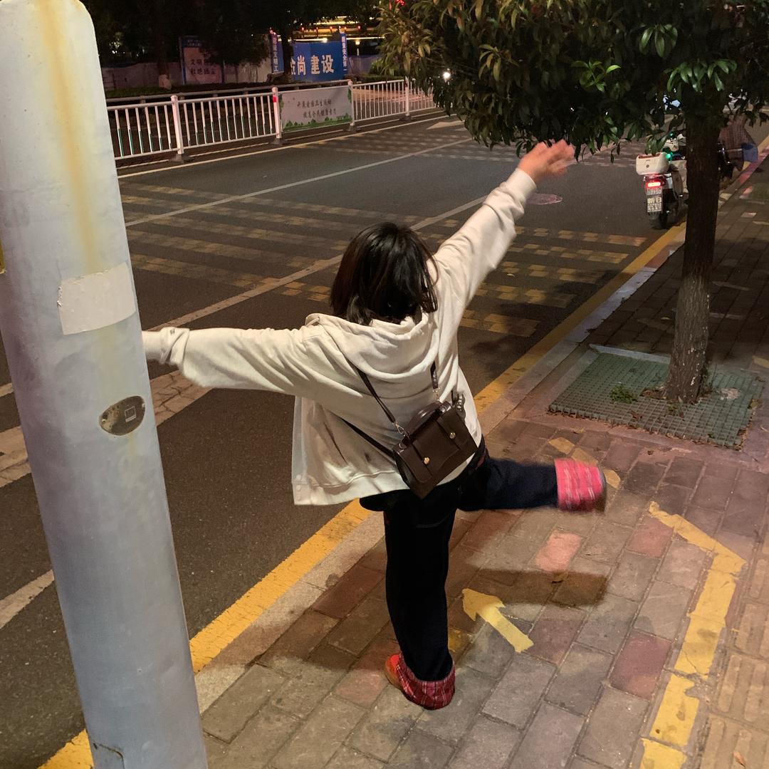 小熊跺跺脚_