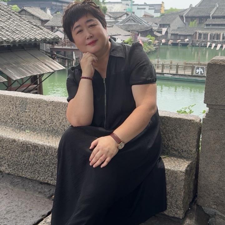 盂县恩瑞妮-郁香菲女装