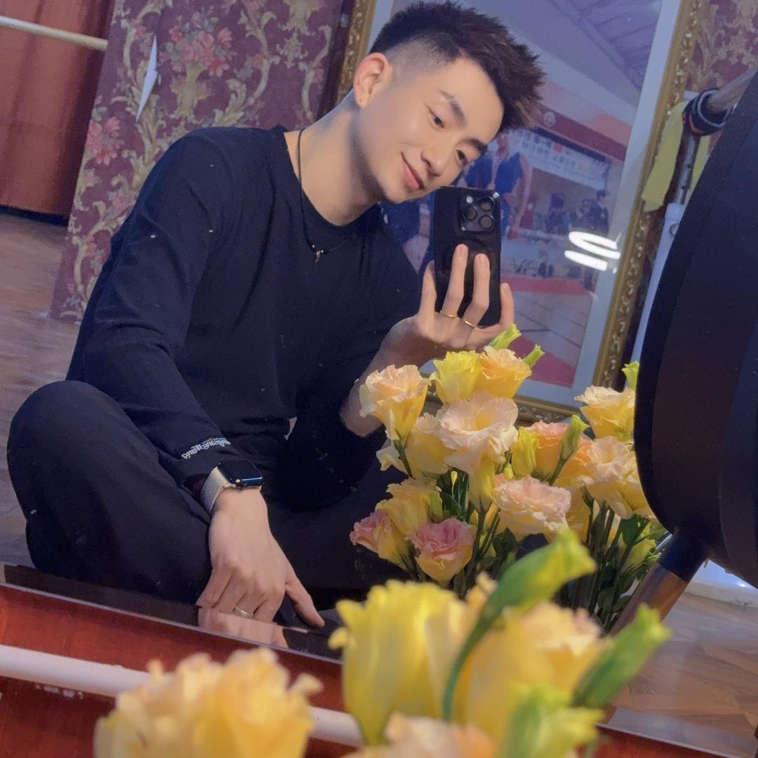 𝓜𝓮𝓷𝓰𝔃⁰⁹²⁴