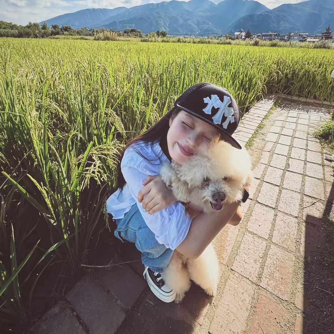 眼镜妹-