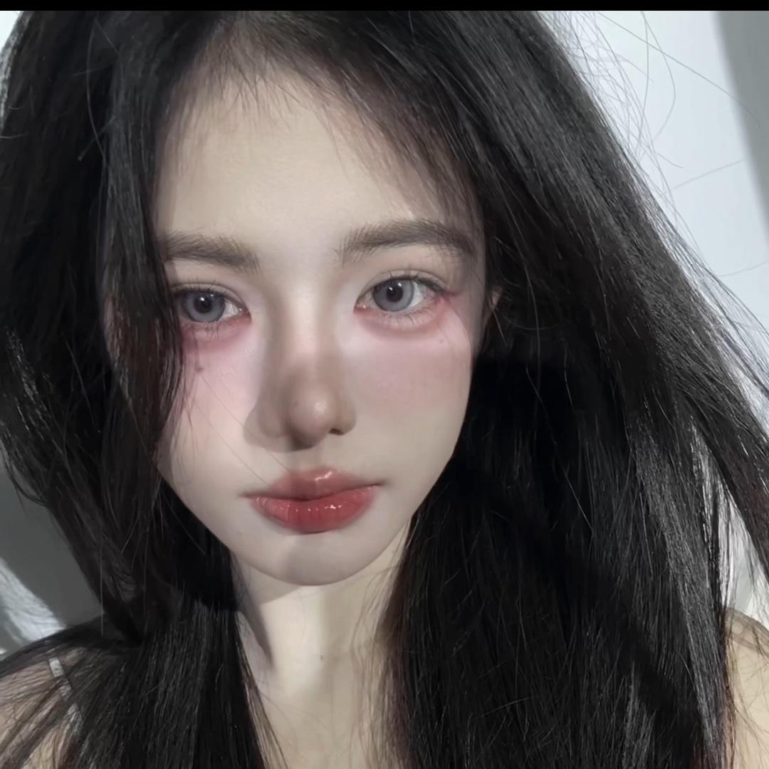 西西^o^